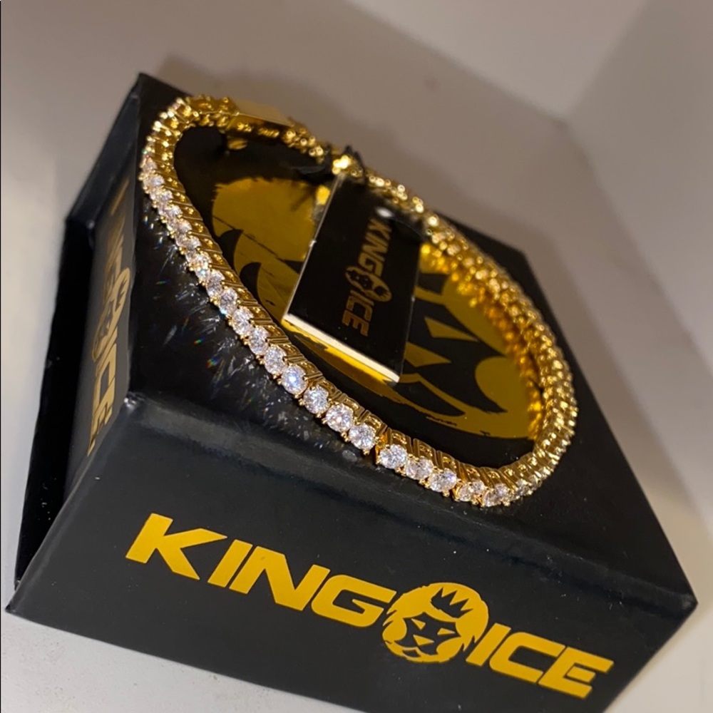 Gold and Diamond Bracelet